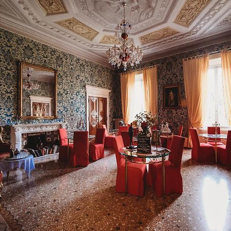 Salotto Delle Arti Hotel Modena Buitenkant foto