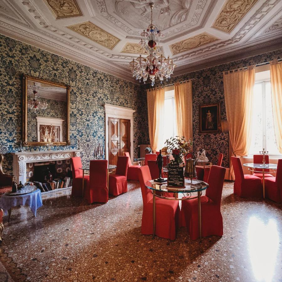 Salotto Delle Arti Hotel Modena Buitenkant foto