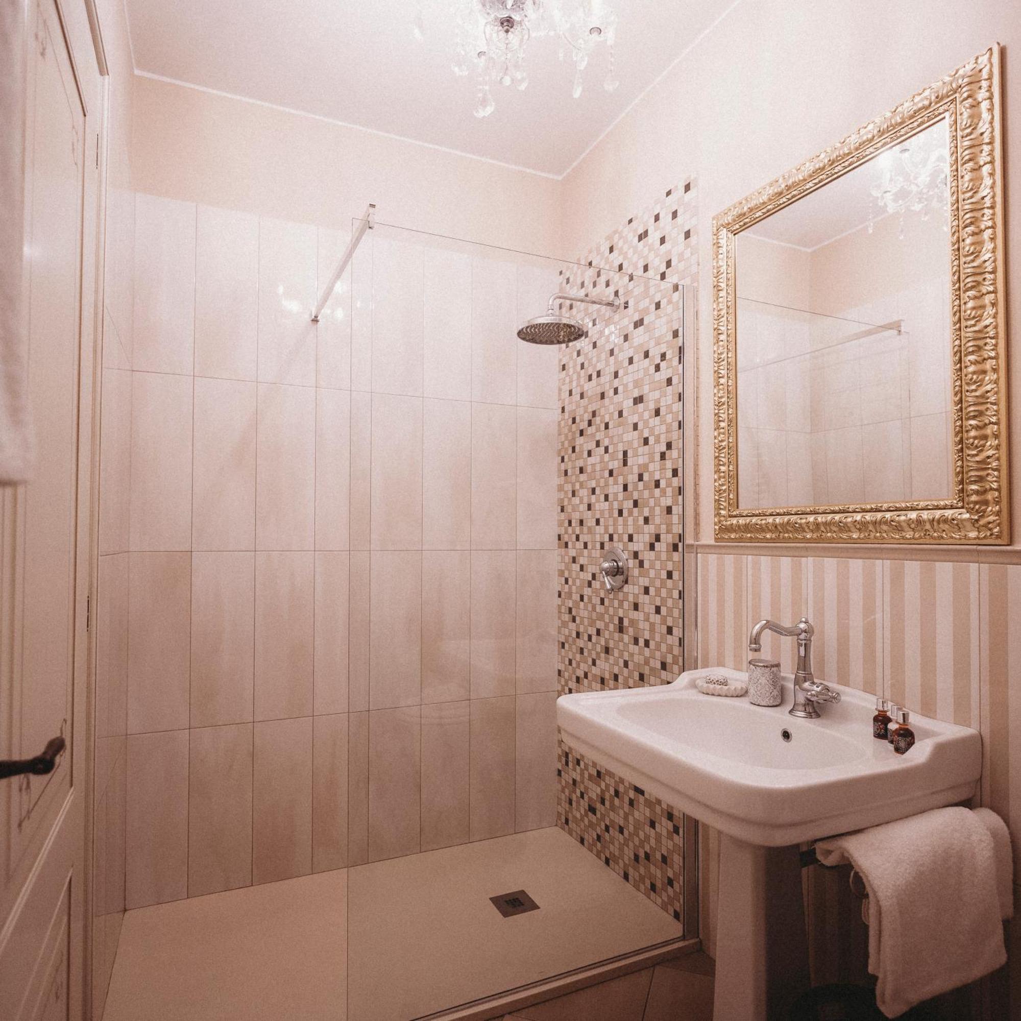 Salotto Delle Arti Hotel Modena Buitenkant foto