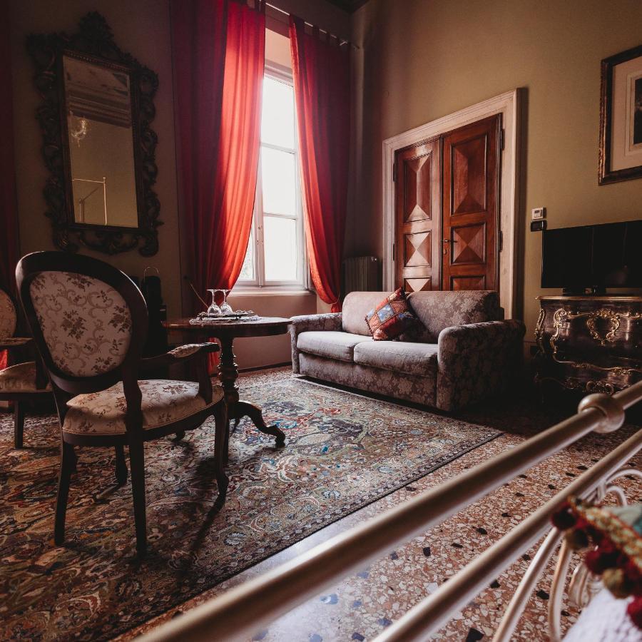 Salotto Delle Arti Hotel Modena Buitenkant foto
