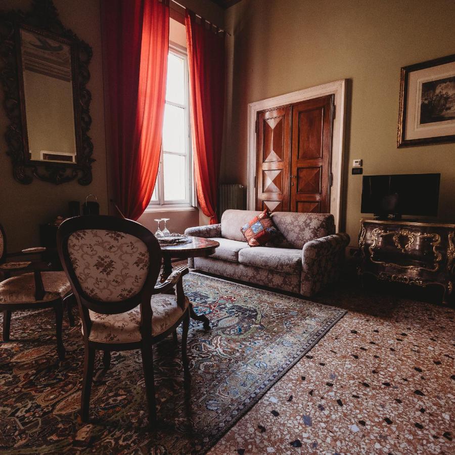 Salotto Delle Arti Hotel Modena Buitenkant foto